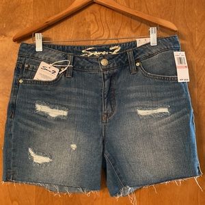 Seven Jeans The Weekend Midrise Short Size 10